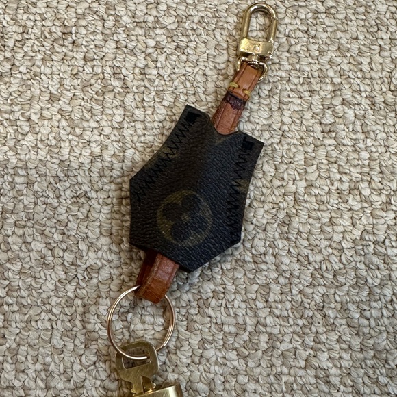 Repurposed LV Clochette keychain - Picture 7 of 13